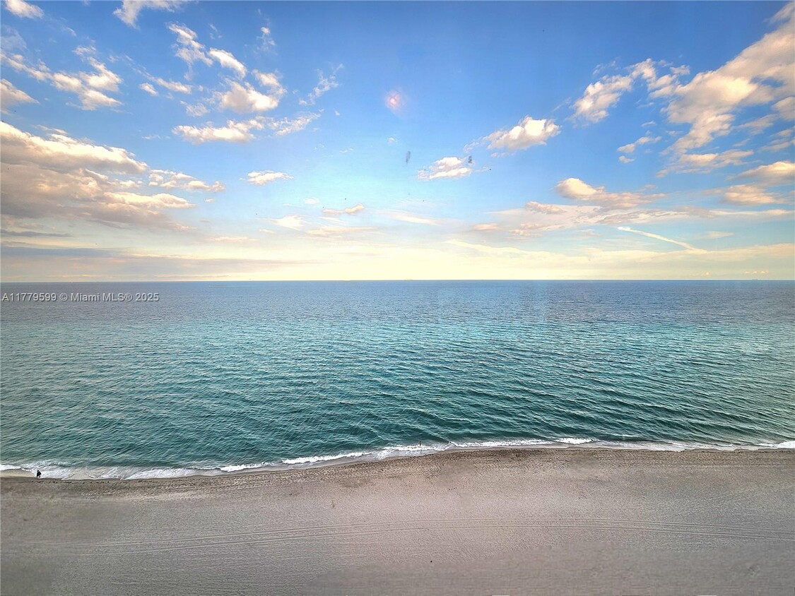 Primary Photo - 3505 S Ocean Dr