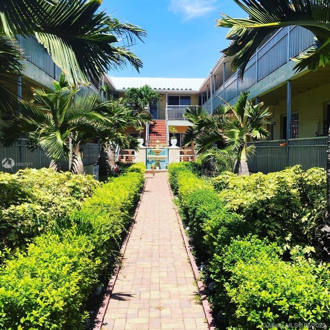 Foto del edificio - 7400 Harding Ave