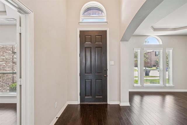 Foto del edificio - 6043 Oakmere Ln