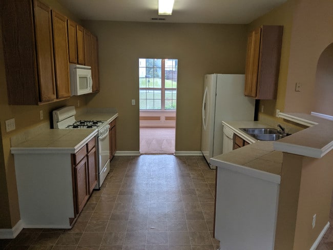 Building Photo - 5107 Huntcrest Dr SW