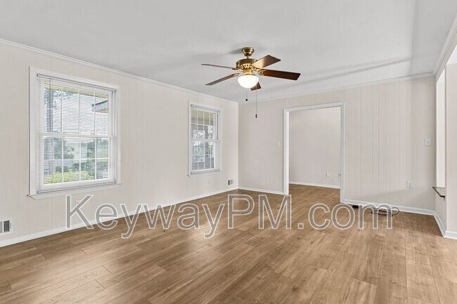 Foto del edificio - 2574 Richmond Hill Rd