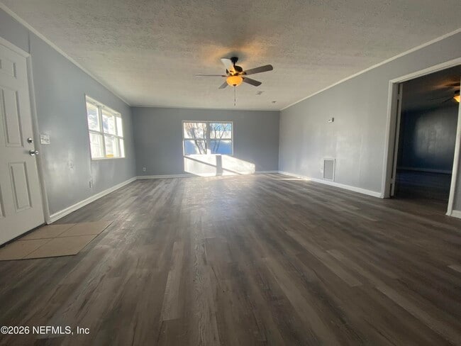 Foto del edificio - 13007 Atomic St