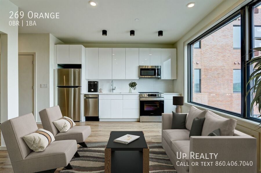 Primary Photo - Chic Studio Apartment in Vibrant Downtown ...