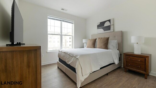 Building Photo - 909 Mansion Dr