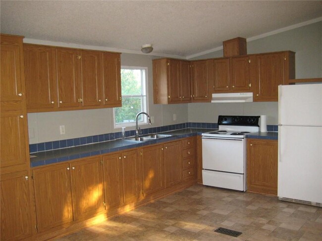 Building Photo - 300 Roadrunner Rd