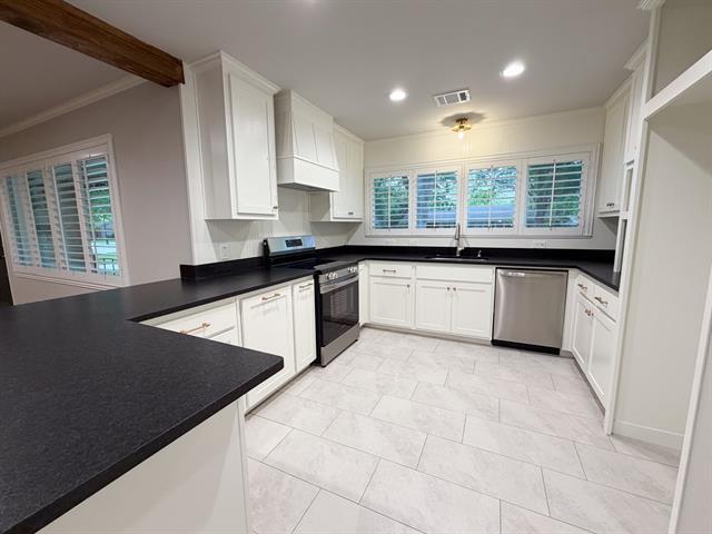 Building Photo - 113 Monticello Dr