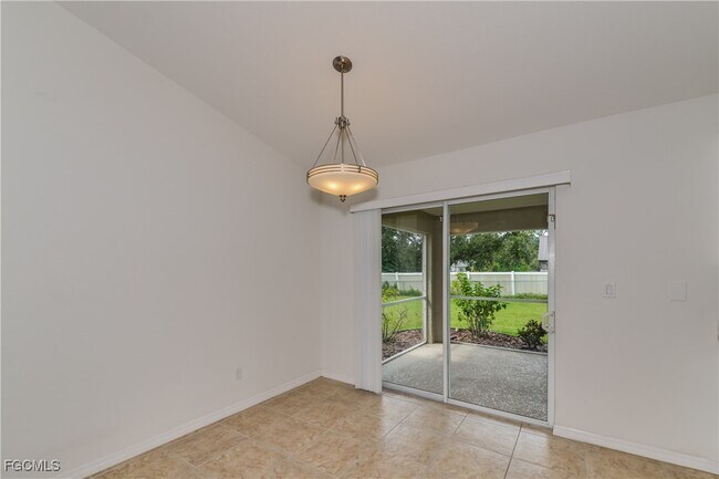 Foto del edificio - 3259 Toluca Terrace