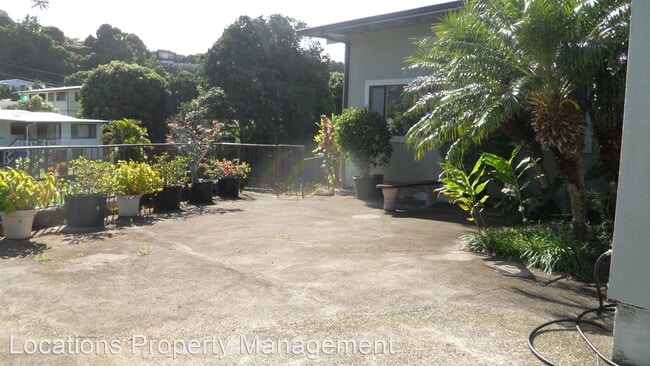Building Photo - 3 br, 2 bath House - 1485 Onipaa Street