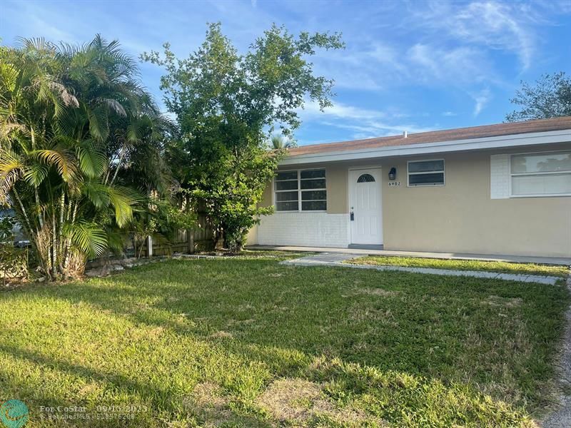 6902 SW 15th St, North Lauderdale, FL 33068 - Room for Rent in North ...