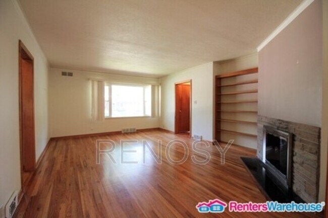 Building Photo - 417 44th St