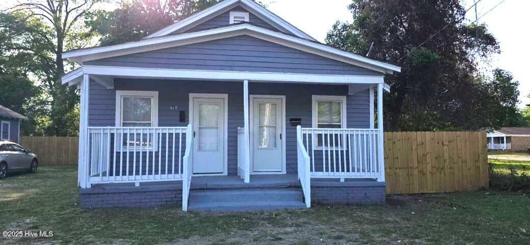 Primary Photo - 410 Davis St