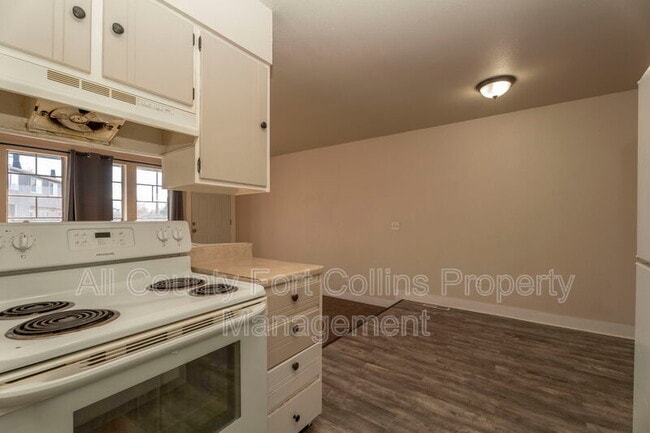 Building Photo - 3041 Sumac St