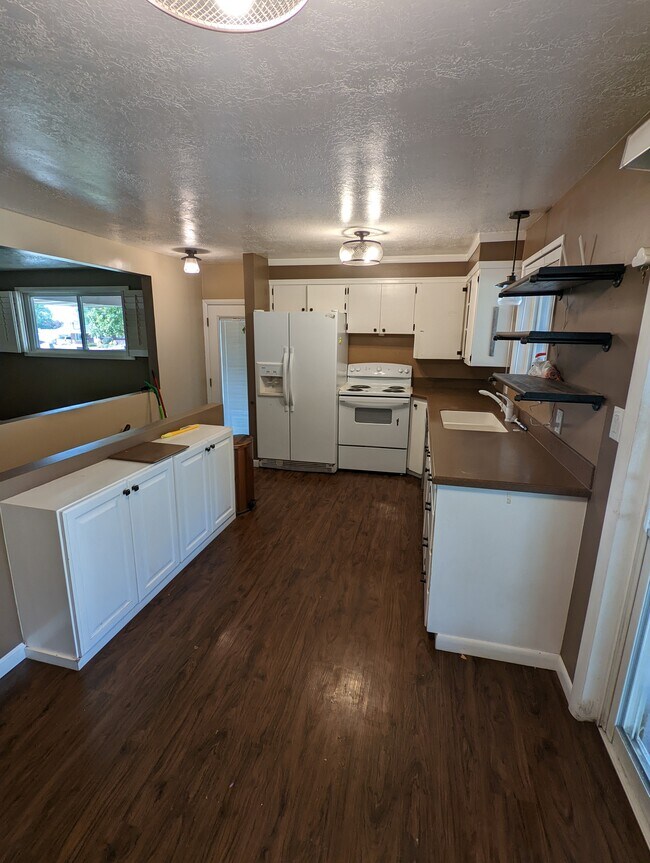 Building Photo - 6064 S 2125 W