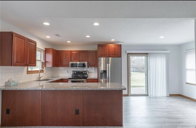 kitchen - 1058 Hunters Run Dr