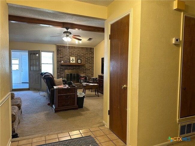 Foto del edificio - 1810 Gautier Ave