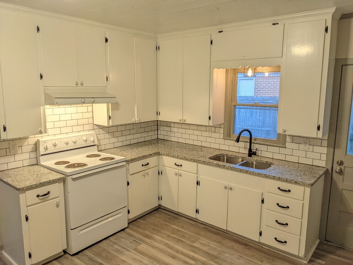 513 Mell Ave, Gilmer, TX 75644 Townhome Rentals in Gilmer TX