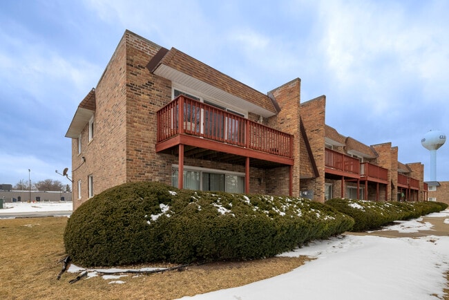 Building Photo - 518 Roberts Dr