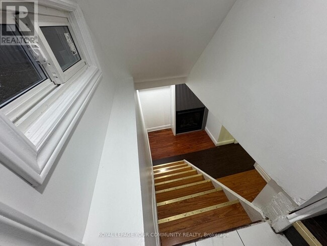 Building Photo - 24 Grand River Ct