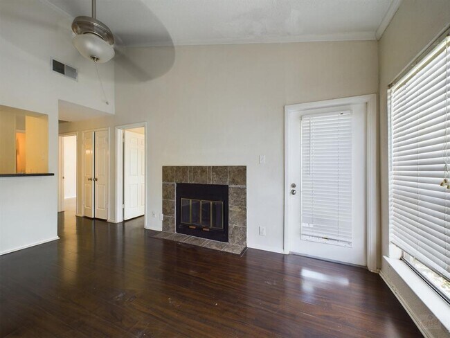 Foto del edificio - 807 W 25th St