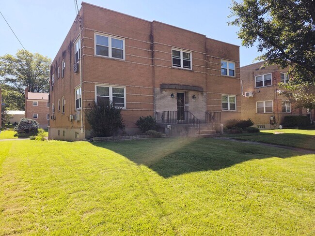 Foto del edificio - 6512 Hamilton Ave