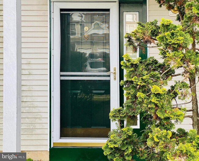 Foto del edificio - 65 Tattersall Dr