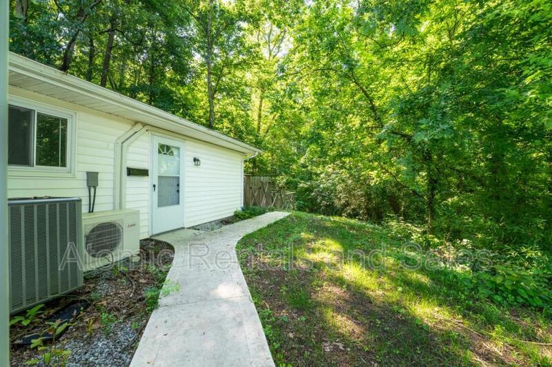 Primary Photo - 617 S Gallaher View Rd