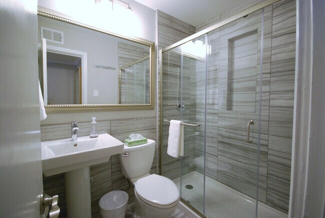 Foto del edificio - 15 Standish Ave NW