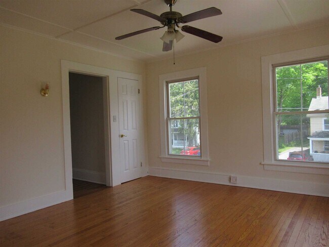 Building Photo - 26 Wing Ave