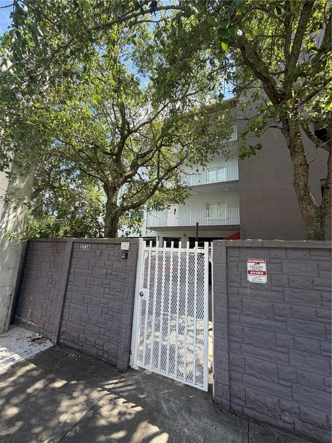 Building Photo - 2536 NW 24th St