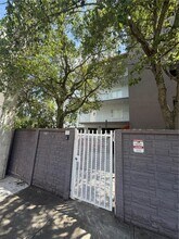 Building Photo - 2536 NW 24th St