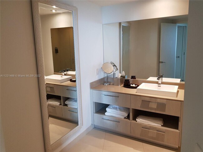 Foto del edificio - 4111 S Ocean Dr