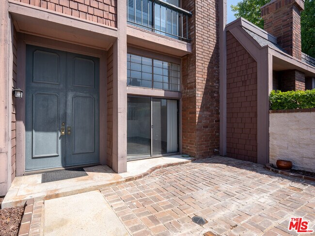 Building Photo - 4640 Glencoe Ave