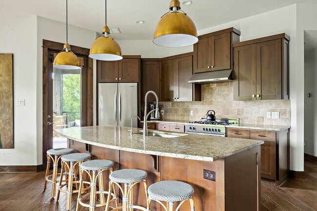 Building Photo - 19221 Lost Tree