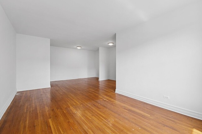 Building Photo - 100-11 67th Rd