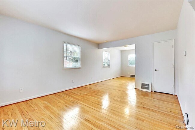Foto del edificio - 3356 Coolidge Hwy