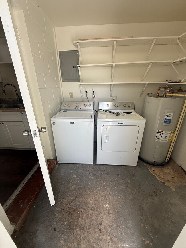 Foto del edificio - Triplex centrally located in Fort Pierce