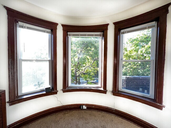 Building Photo - 3932 W Van Buren St