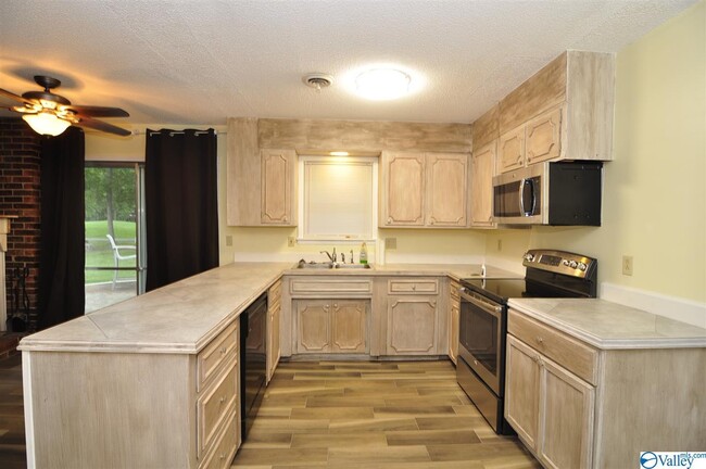 Foto del edificio - 733 Lily Flagg Rd SE