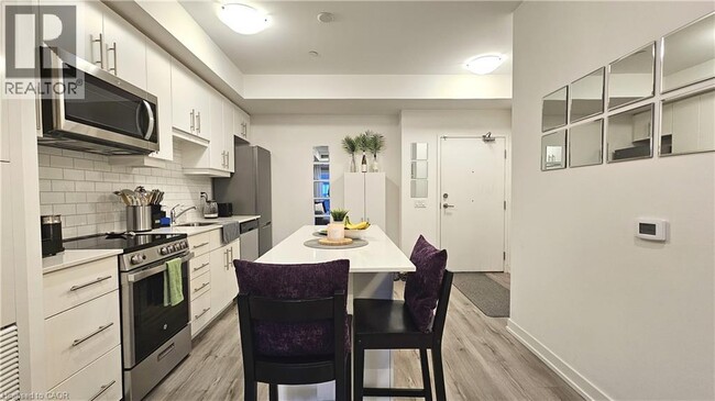 Building Photo - 247 Northfield Dr E