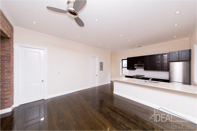 Building Photo - 1380 Lexington Ave