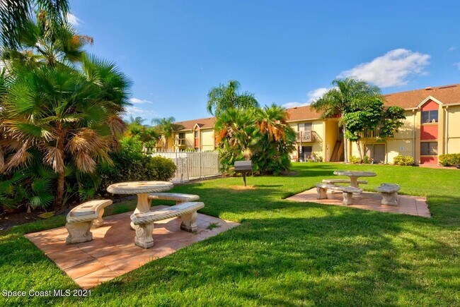 Foto del edificio - 2190 Forest Knoll Dr NE