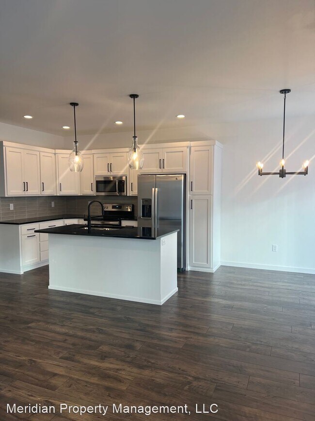 Foto del edificio - 3 br, 2.5 bath House - 5555 Lori Lane W