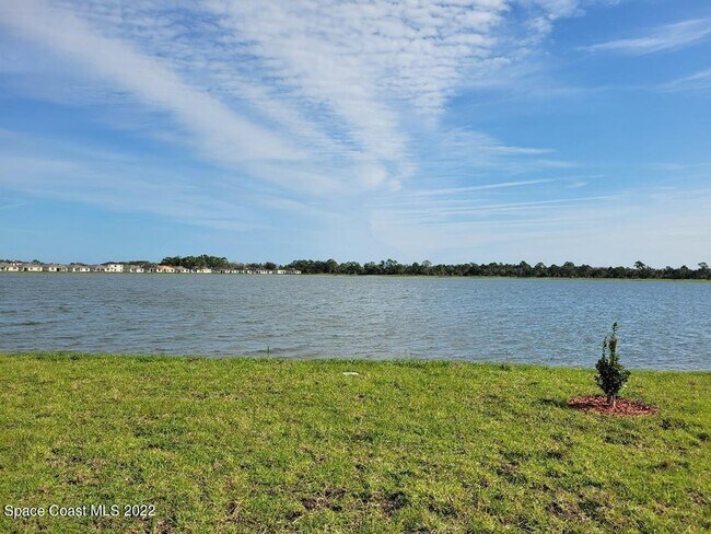 Lago - 3619 Foggy Mist Rd SE