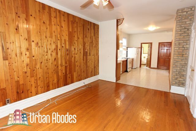 Foto del edificio - 3018 N Hoyne Ave