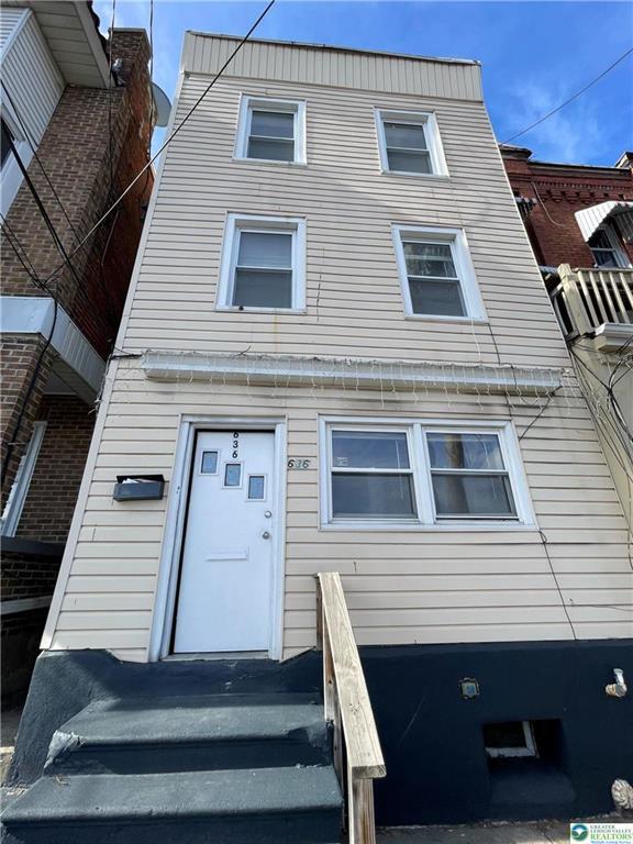 Foto del edificio - 636 Ridge Ave