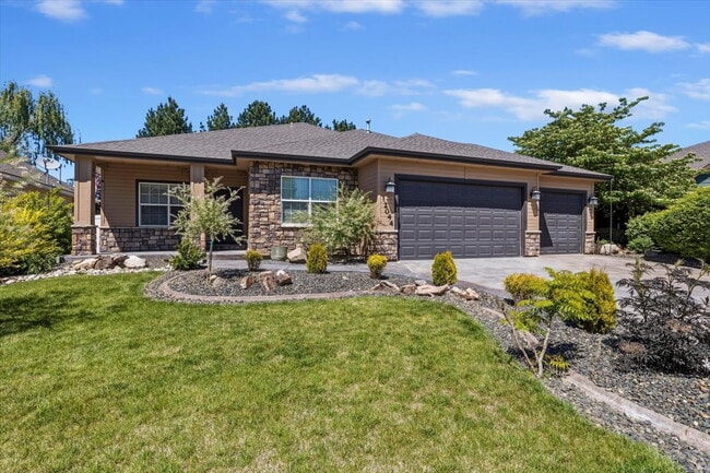 Building Photo - Fantastic 3-bed, 2.5 bath single level home near Downtown Star