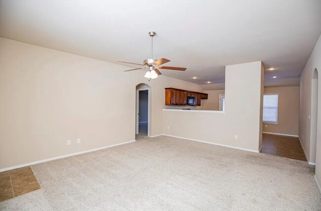 Foto del edificio - Charming 3 Bed, 2 Bath Home | Fenced Yard ...