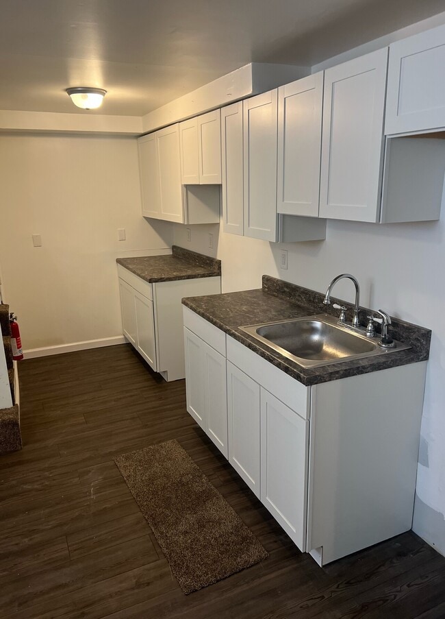 Building Photo - Brackenridge D