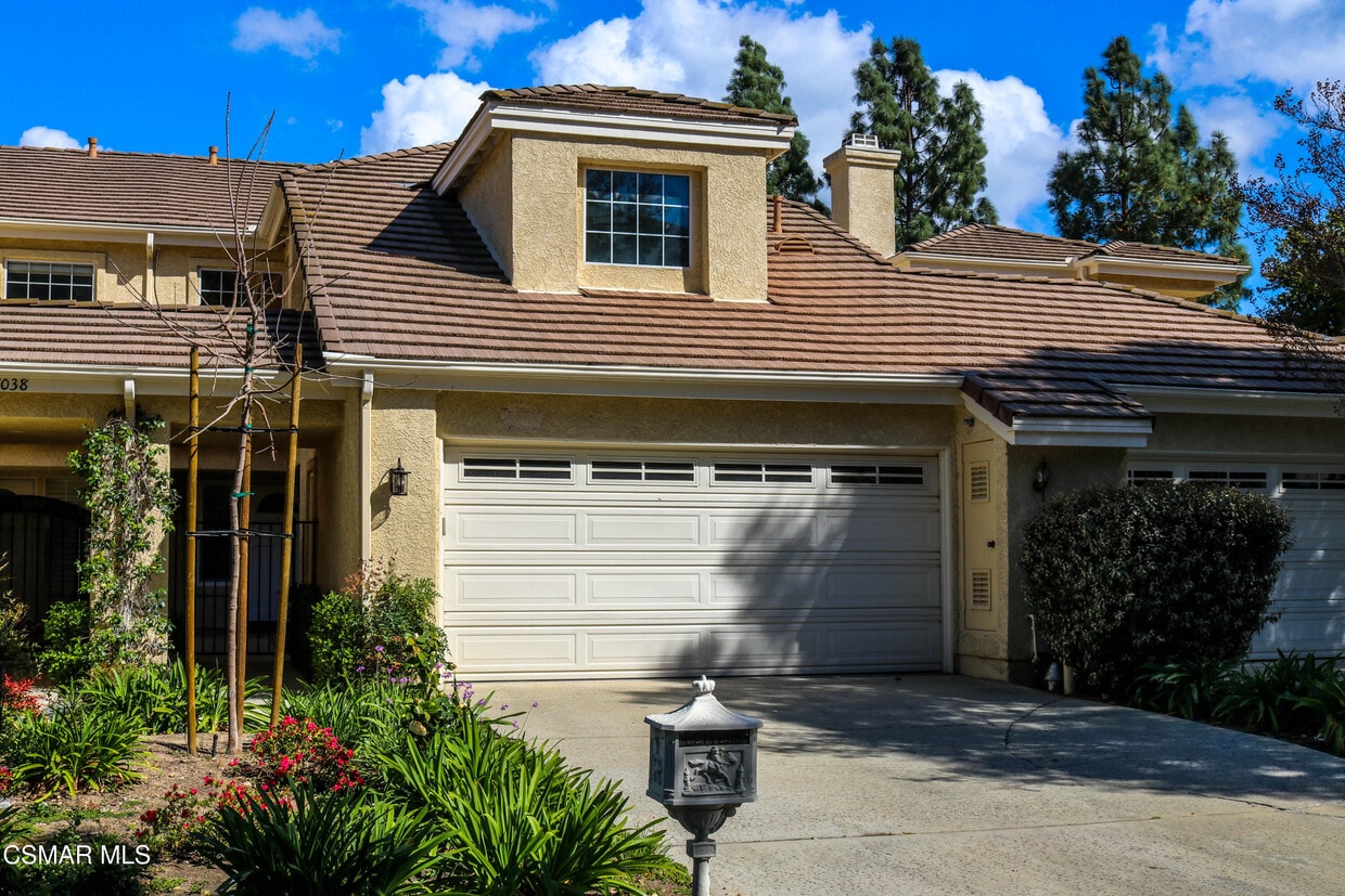 Primary Photo - 1032 Cherry Creek Cir
