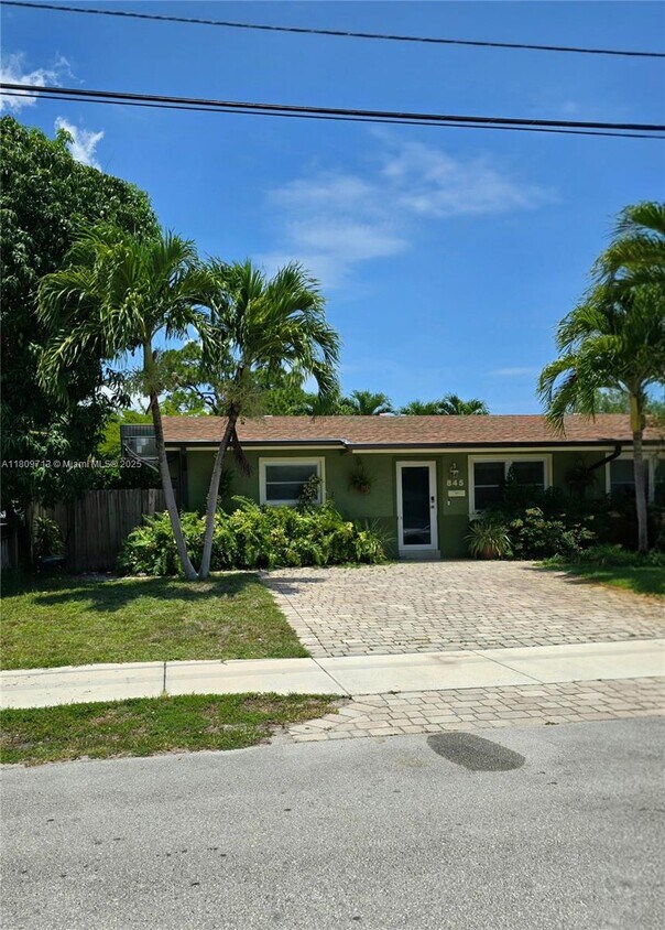Foto principal - 845 NE 37th St